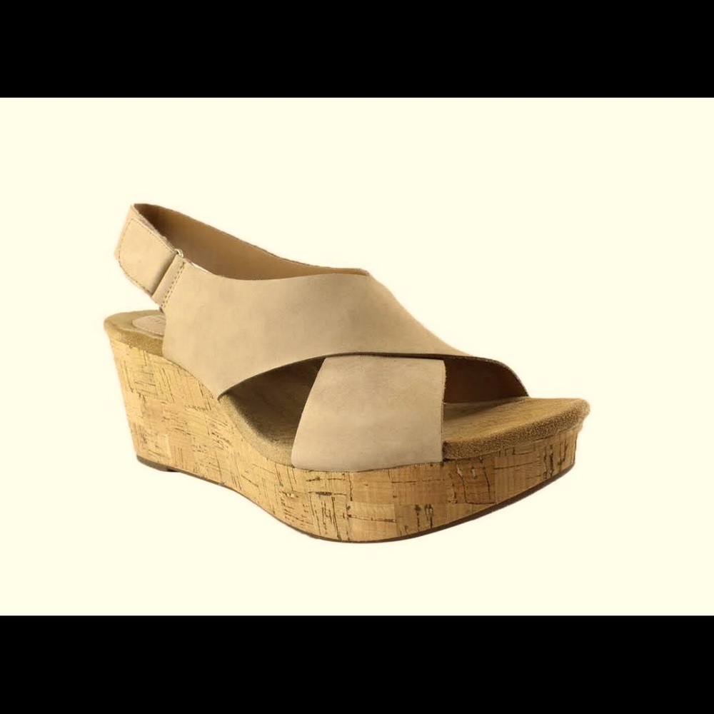 Clarks nubuck sandal "Caslynn Shae"